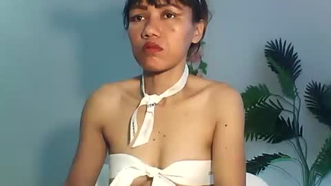 Bee Bee online show from 09/26/25, 03:54