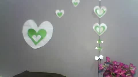 Bee Bee online show from 02/13/26, 03:41