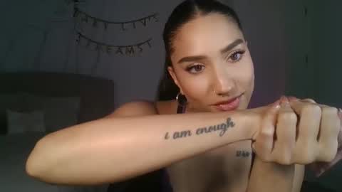 Snapshot of luvvvxliv chatting on 11/15/25, 12:30 Liv 3 online show from 11/15/25, 12:30