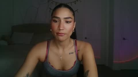 Snapshot of luvvvxliv chatting on 11/20/25, 12:22 Liv 3 online show from 11/20/25, 12:22