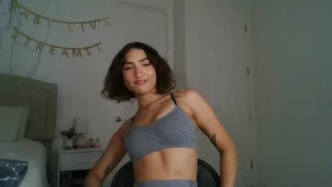 Liv 3 online show from 12/17/25, 12:27