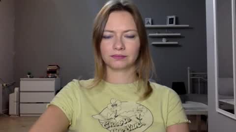 Millie online show from 09/25/25, 08:56