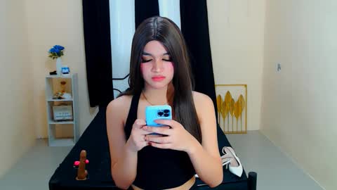 queen lux online show from 09/23/25, 01:30