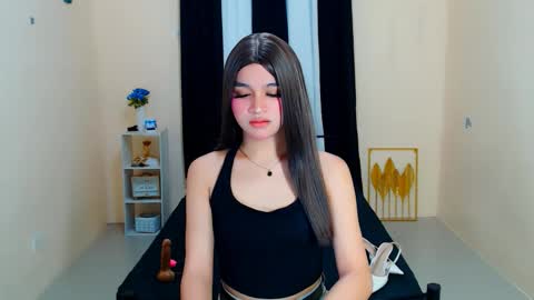 queen lux online show from 09/26/25, 12:47