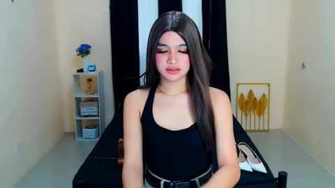 queen lux online show from 09/27/25, 01:54