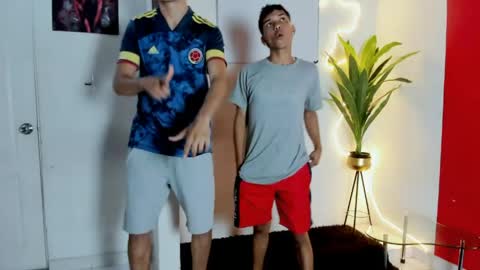 Snapshot of luxhousexx chatting on 04/12/26, 01:21 Jackson and Matt online show from 04/12/26, 01:21