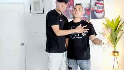 Snapshot of luxhousexx chatting on 04/13/26, 01:22 Jackson and Matt online show from 04/13/26, 01:22