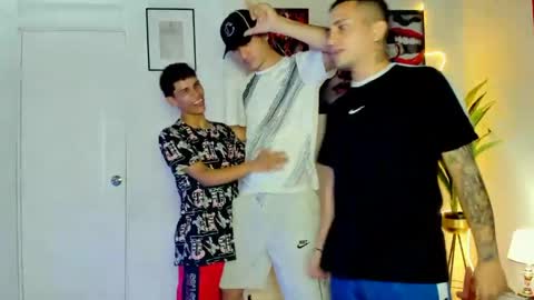 Snapshot of luxhousexx chatting on 04/16/26, 01:39 Jackson and Matt online show from 04/16/26, 01:39