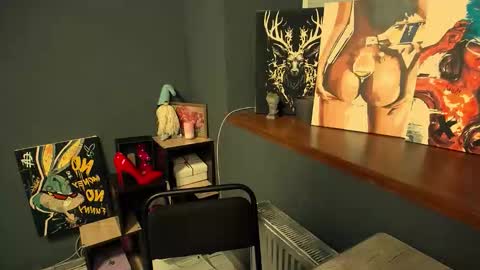 Katie online show from 11/26/25, 01:23