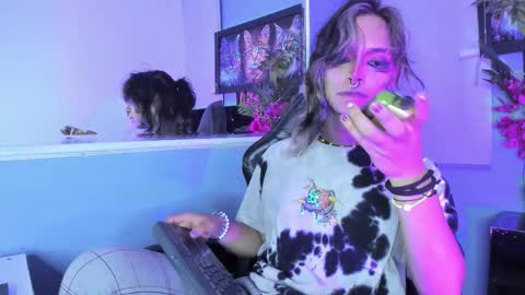 Luxiel 3 online show from 11/25/25, 10:54