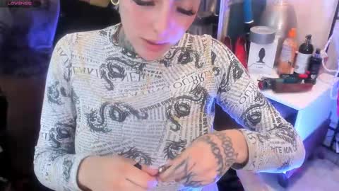 Luxifer  online show from 02/10/25, 10:51