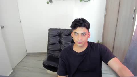 Snapshot of luxrx chatting on 05/12/26, 05:54 luxrx online show from 05/12/26, 05:54