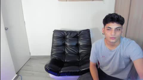 Snapshot of luxrx chatting on 05/29/26, 05:33 luxrx online show from 05/29/26, 05:33