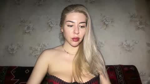 LuxSonyaStar online show from 05/07/26, 08:25