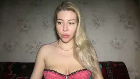 LuxSonyaStar online show from 06/15/26, 08:22