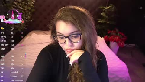 Snapshot of luxsopphia_ chatting on 06/26/26, 12:53 luxsopphia_ online show from 06/26/26, 12:53