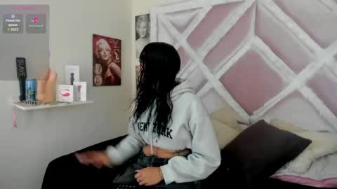 Lux online show from 03/21/26, 01:48