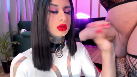 Lucy and Kristhy online show from 01/18/25, 06:10