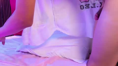 Snapshot of luy_star_ chatting on 04/01/26, 01:41 luy_star_ online show from 04/01/26, 01:41