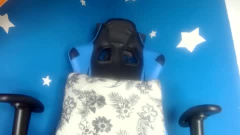 Snapshot of luzzy_cam chatting on 07/04/26, 01:17 luzzy I hope your visit and that we manage to get very hot online show from 07/04/26, 01:17