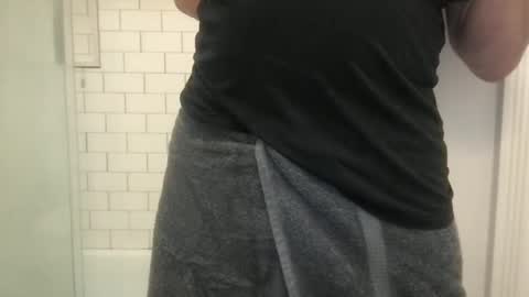 Snapshot of lvguynextdoor440656 chatting on 10/31/25, 01:06 lvguynextdoor440656 online show from 10/31/25, 01:06