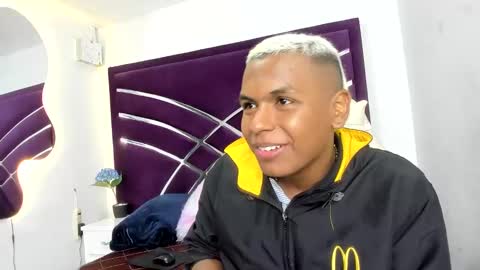 Snapshot of lxxs2k5 chatting on 12/25/24, 02:13 lxxs2k5 online show from 12/25/24, 02:13