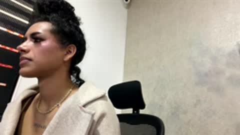 LYA online show from 04/11/26, 07:51