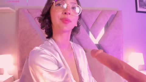 Lya Lee online show from 12/19/25, 08:49