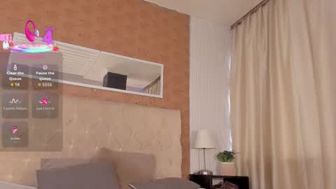 Lyan online show from 11/23/25, 08:52