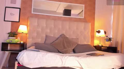 Lyan online show from 12/02/25, 07:42