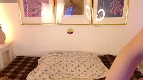 Snapshot of lyana_xz chatting on 06/26/26, 11:47 LYA online show from 06/26/26, 11:47
