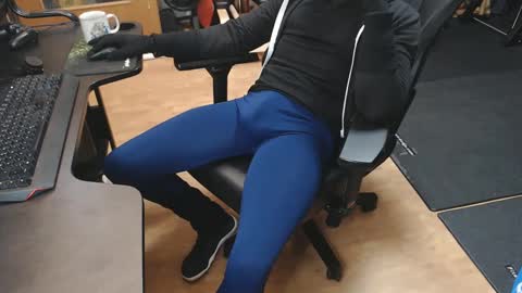 lycraboy123 online show from 12/29/24, 06:56