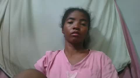 lydie856696 online show from 06/01/26, 07:04