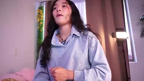 Snapshot of lyhana_lee chatting on 06/19/26, 07:06 Lyhana Lee online show from 06/19/26, 07:06