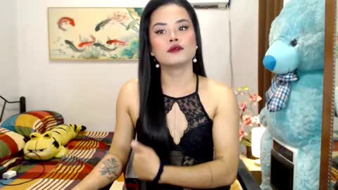 Snapshot of lykalicious88 chatting on 12/14/25, 02:17 QUEEN online show from 12/14/25, 02:17