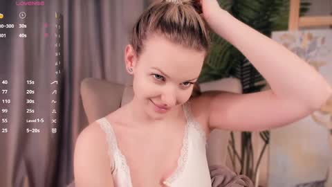 simply Eliza  online show from 04/07/26, 08:04