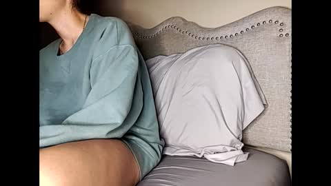 Olivia online show from 12/02/24, 03:26