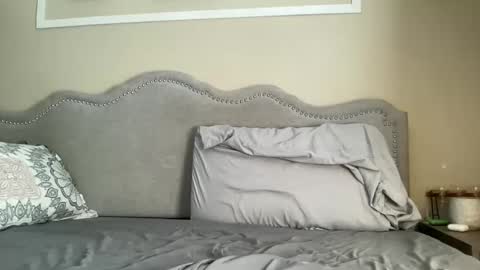 Olivia online show from 01/17/25, 06:12