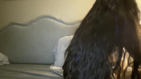 Olivia online show from 11/23/25, 06:57