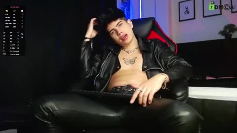 Lyle Bennett Freelance Model online show from 05/18/26, 08:03
