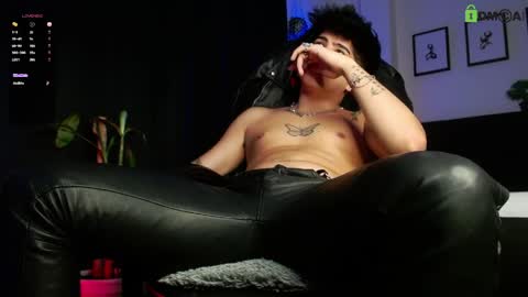 Lyle Bennett Freelance Model online show from 05/22/26, 08:36