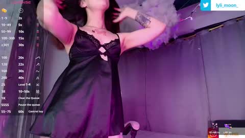 Snapshot of lylita_moon chatting on 12/17/25, 04:18 Littl online show from 12/17/25, 04:18