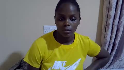 lyn_anna online show from 10/17/25, 08:22