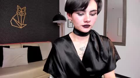 Snapshot of lyn_lebelle chatting on 02/08/25, 09:15 Lyn online show from 02/08/25, 09:15