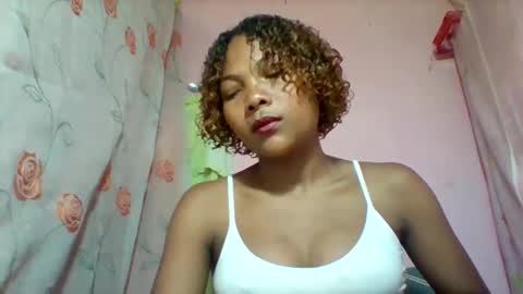 lyndah19 online show from 02/17/26, 08:22