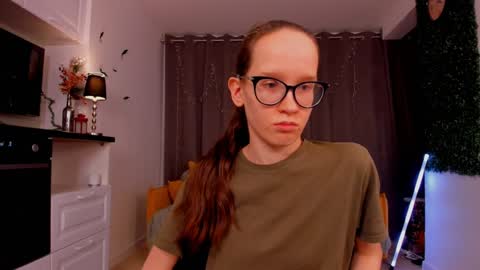 Sara online show from 02/01/25, 01:23