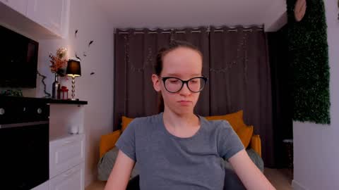 Sara online show from 02/07/25, 01:47