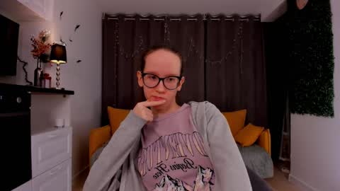 Sara online show from 02/13/25, 01:29