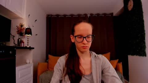 Sara online show from 02/18/25, 02:05