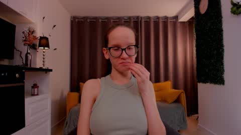 Sara online show from 03/03/25, 01:21